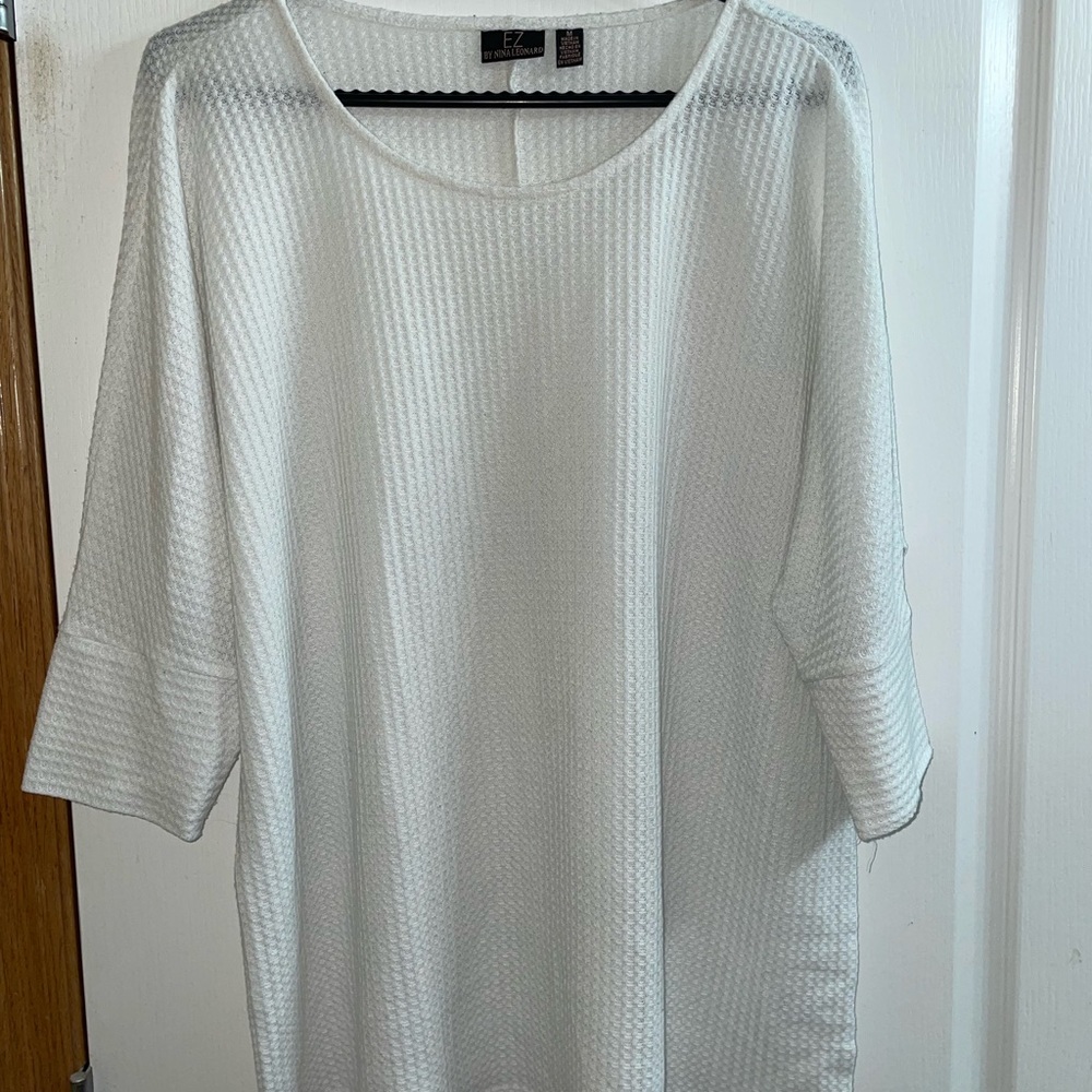 3/$30- EUC Ez by Nina Leonard White Waffle Top